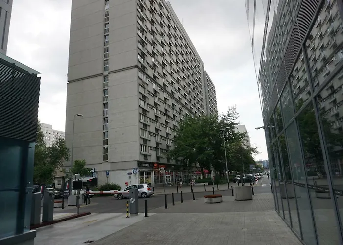Apartament Metro Rondo Onz