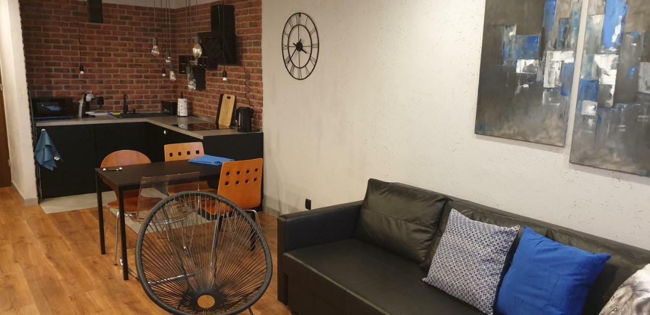 Apartment Metro Rondo Onz *
