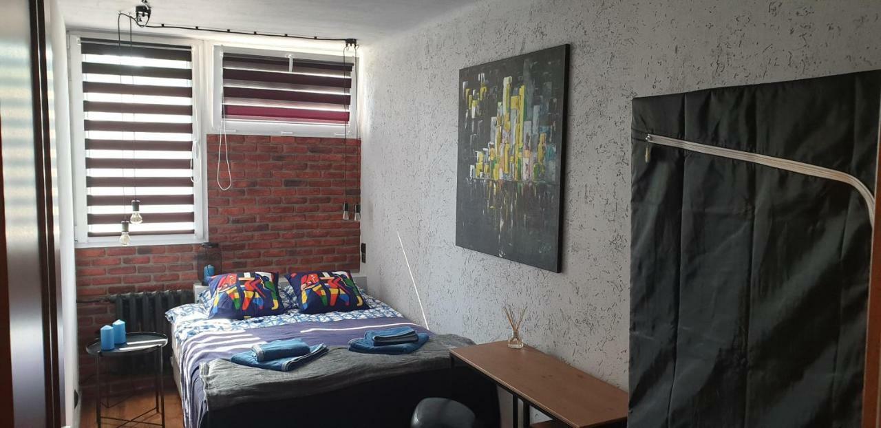 Metro Rondo Onz Apartment Warschau