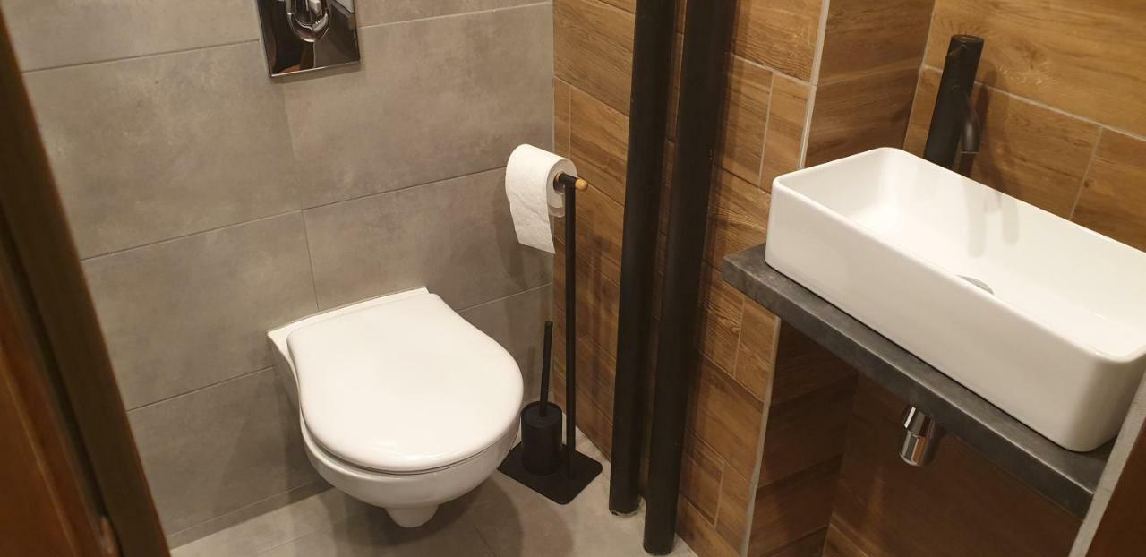 Apartment Metro Rondo Onz